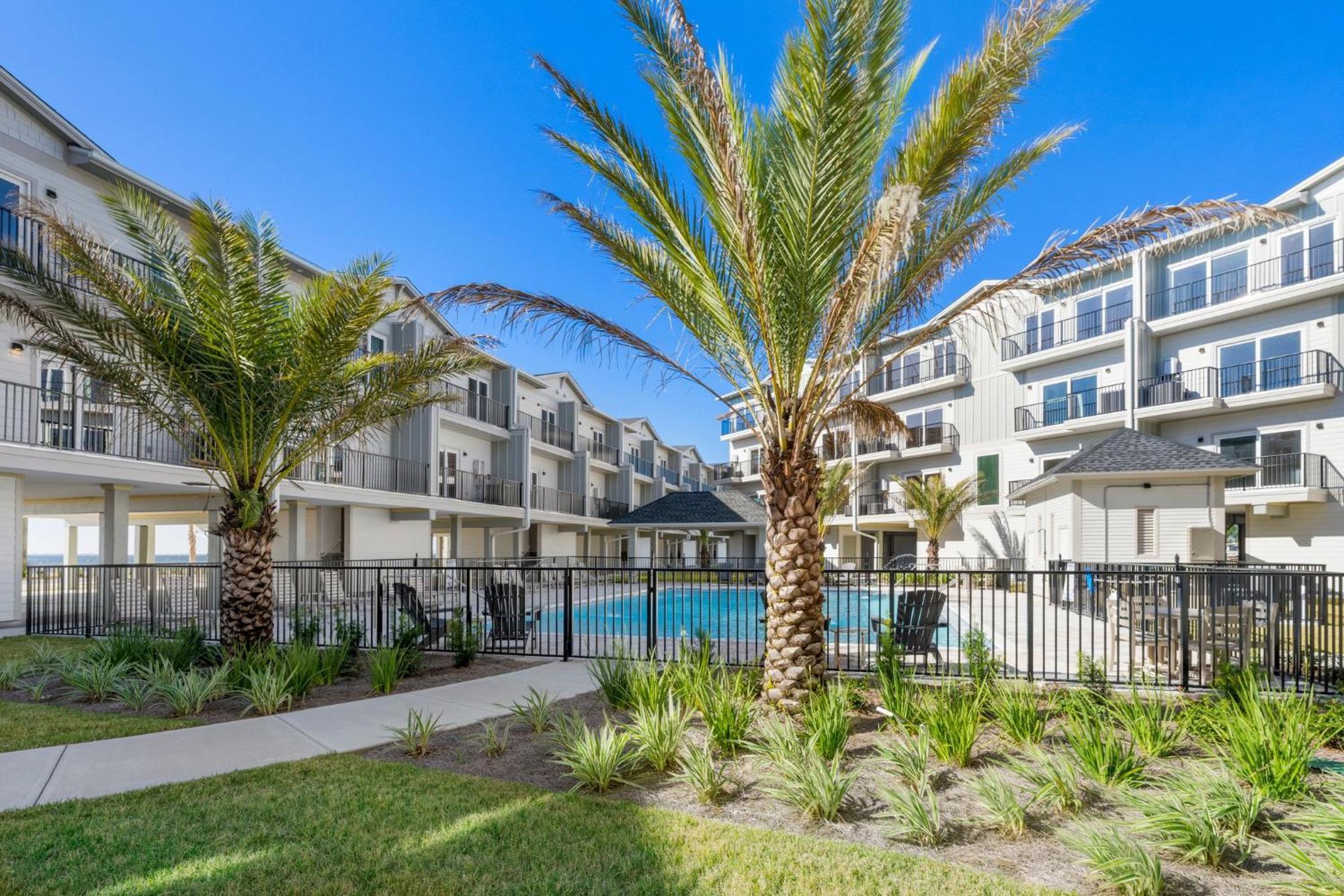 The Ricks Carlton By Pristine Properties Vacation Rentals Mexico Beach Exterior photo